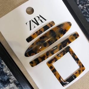 Pack of acetate hair clips